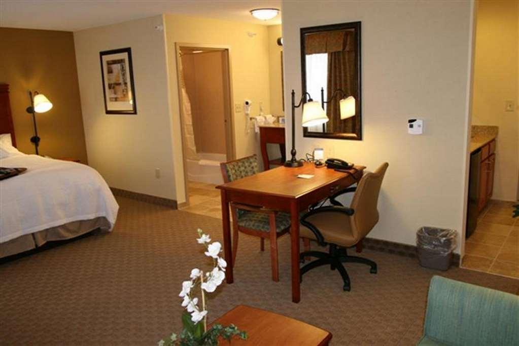 Hampton Inn&Suites Cedar Rapids Ruang foto