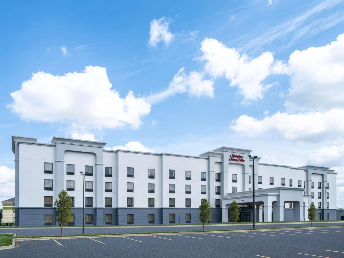 Hampton Inn&Suites Cedar Rapids Bagian luar foto