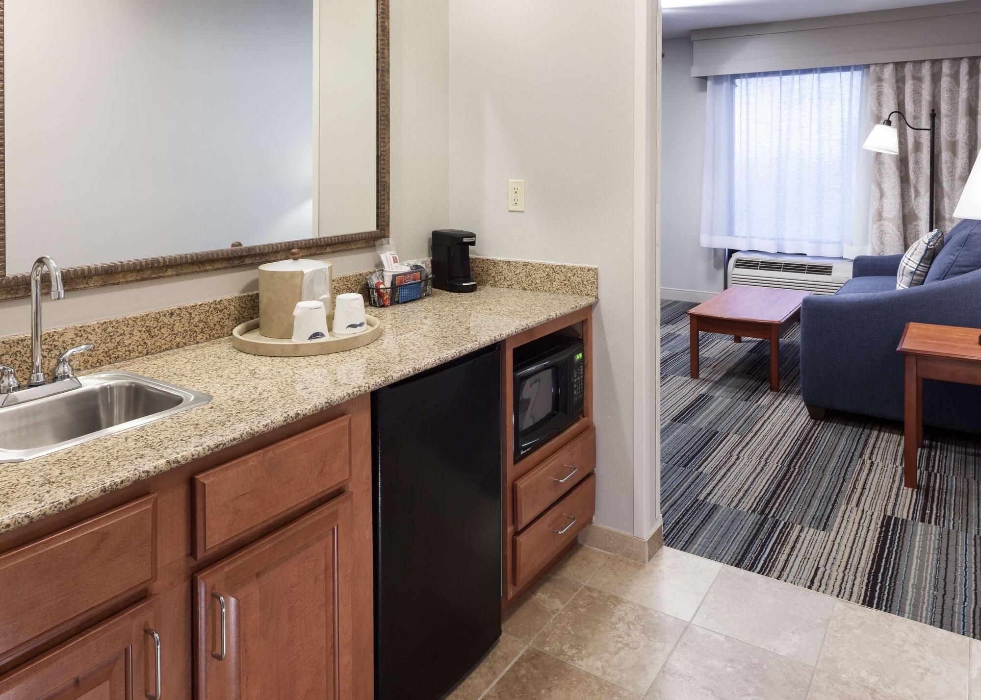 Hampton Inn&Suites Cedar Rapids Bagian luar foto
