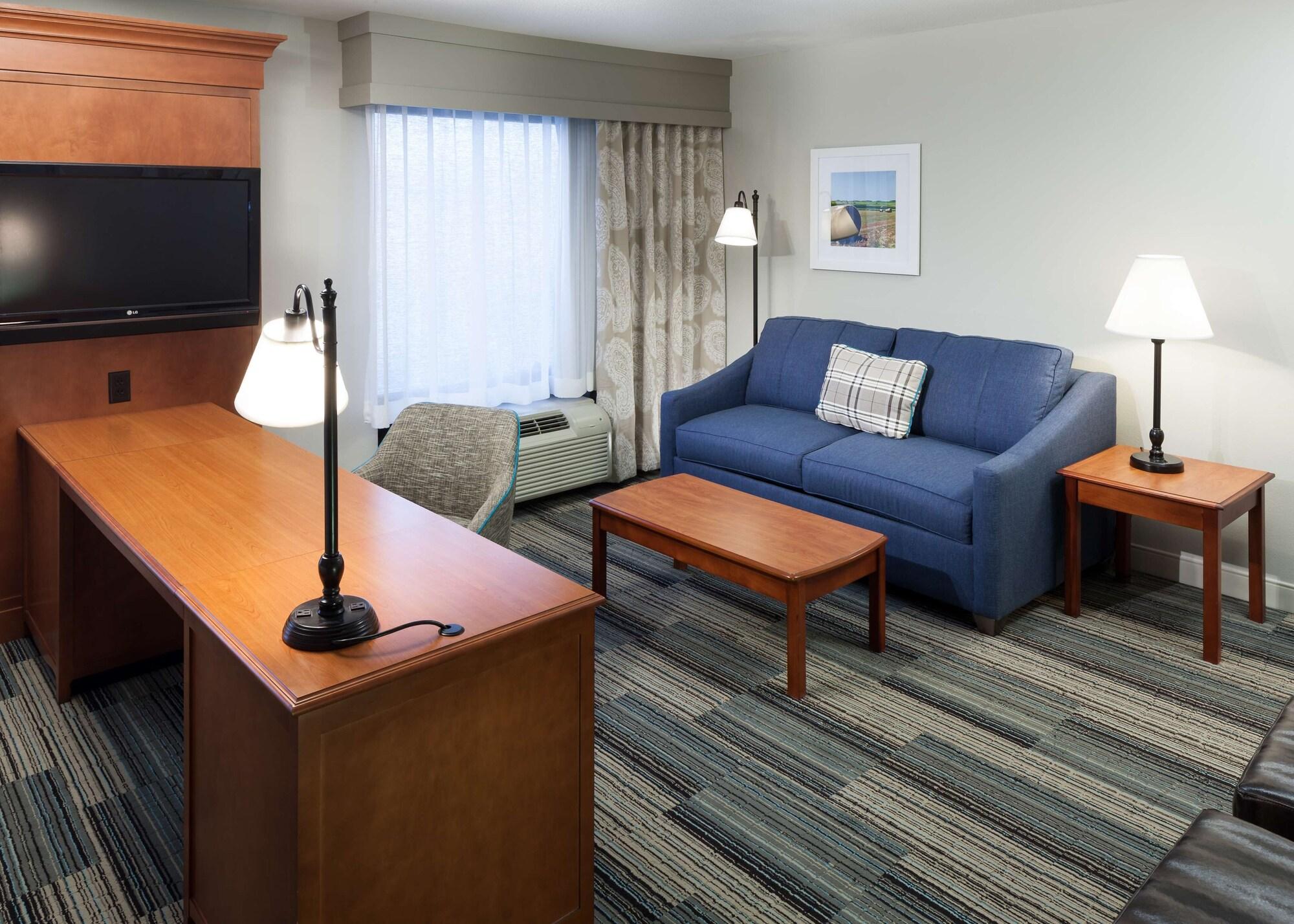 Hampton Inn&Suites Cedar Rapids Bagian luar foto