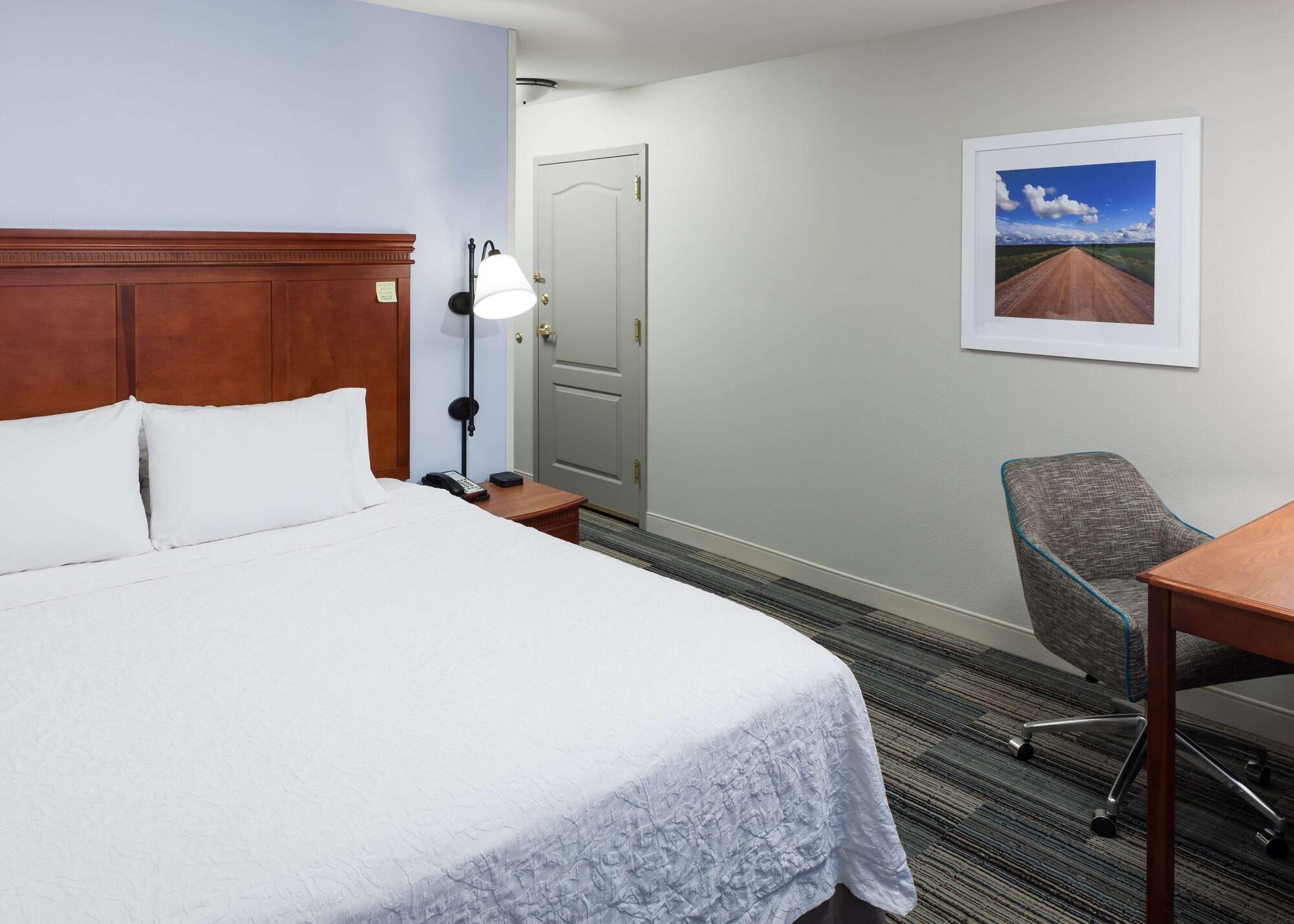 Hampton Inn&Suites Cedar Rapids Bagian luar foto