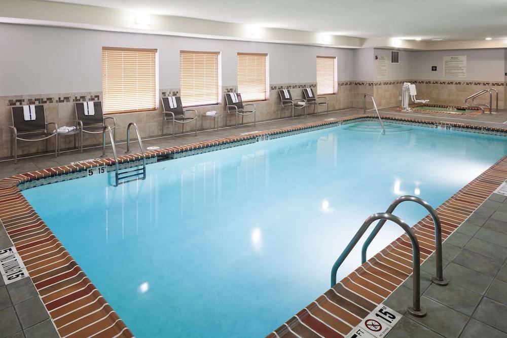 Hampton Inn&Suites Cedar Rapids Bagian luar foto