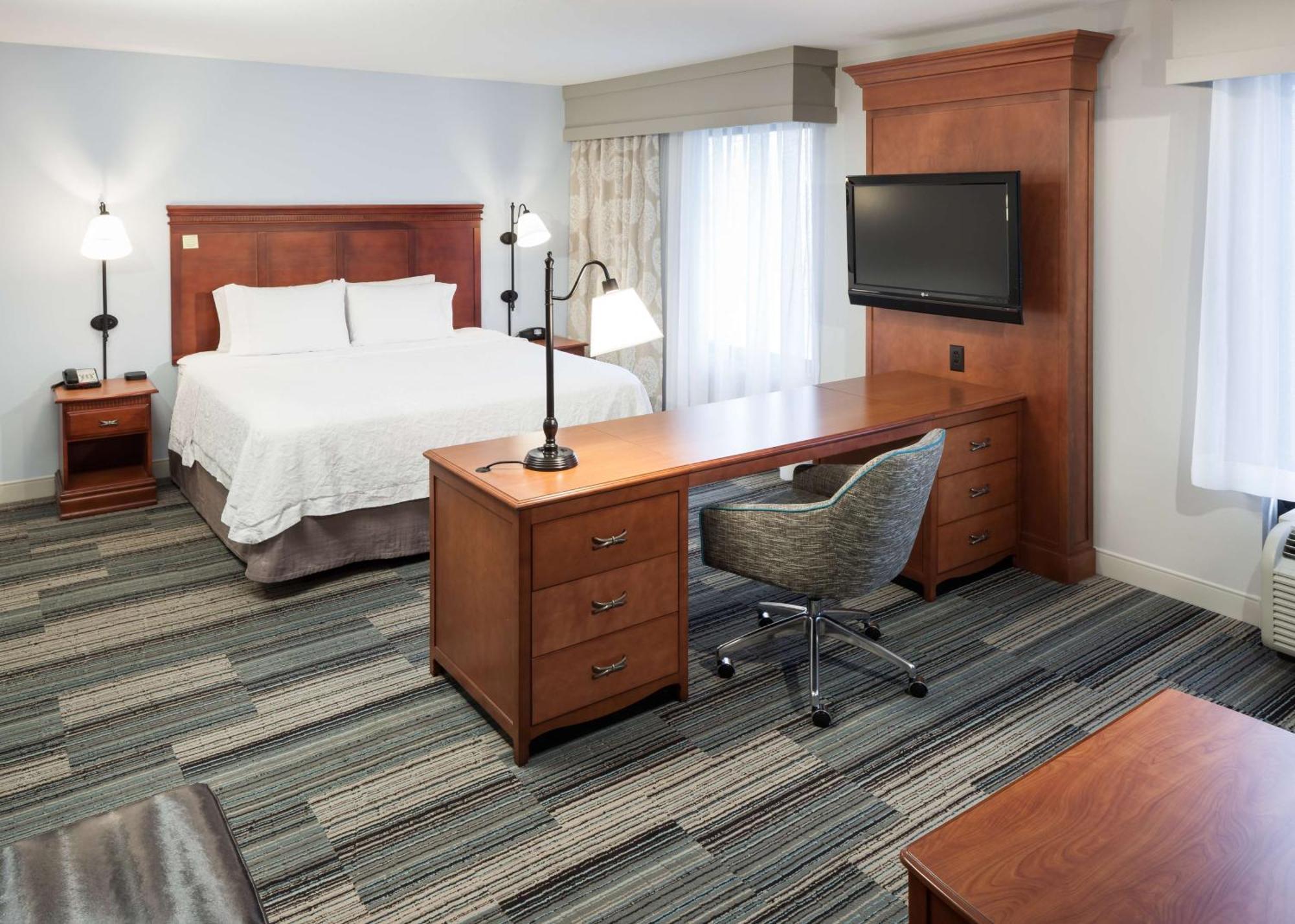 Hampton Inn&Suites Cedar Rapids Bagian luar foto
